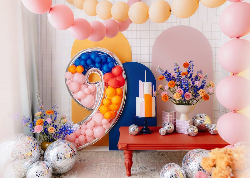 Standing Silver Number Balloon Frame Main image