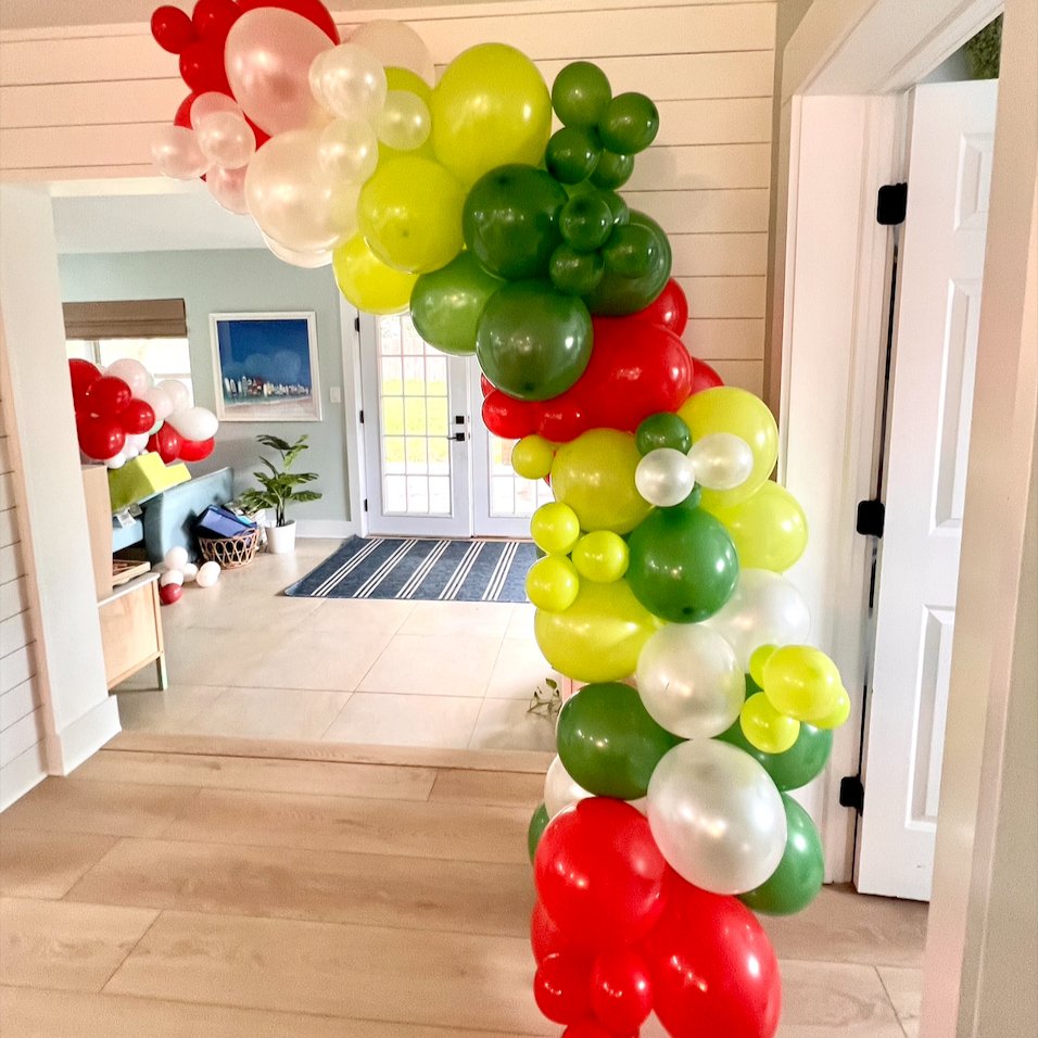 Grinch Christmas Balloon Garland Kit Secondary image